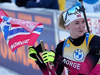 Norská biatlonsitka Marte Olsbuová-Röiselandová