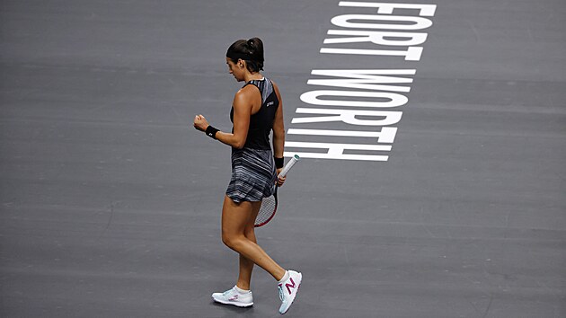 Francouzsk tenistka Caroline Garciaov se raduje po vyhranm fiftnu v vodnm utkn Turnaje mistry.