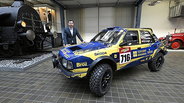 Automobilov jezdec Ondej Klymiw pedstavil vz koda 130 LR, se kterm pojede Rallye Dakar v kategorii Klasik.