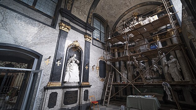 Rekonstrukce Černé kaple se protáhne na několik let.