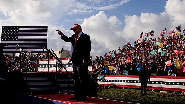 Trump v Miami varoval před „tyranií levice“. (6. listopadu 2022)