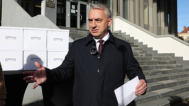 Na ministerstvo vnitra dorazil odborov pedk Josef Stedula. Uvedl, e pro kandidaturu posbral dostatek podpis od oban i zkonodrc. (8. listopadu 2022)