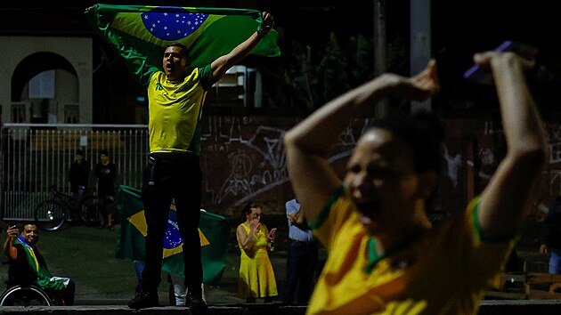 Pznivci brazilskho prezidenta Jaira Bolsonara vyli do ulic a zablokovali silnice na protest proti tomu, e prohrl volby. (31. jna 2022)