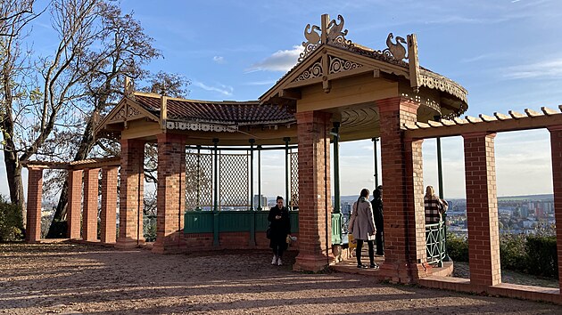 Jižní vyhlídkový pavilon je součástí parku u Špilberku od roku 1885.