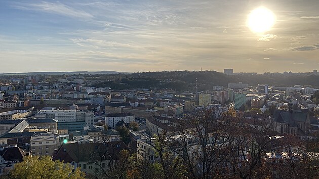 Z altnu na pilberku je dobr vhled zejmna na Star Brno, ale lze odsud vidt i nemocnici v Bohunicch.