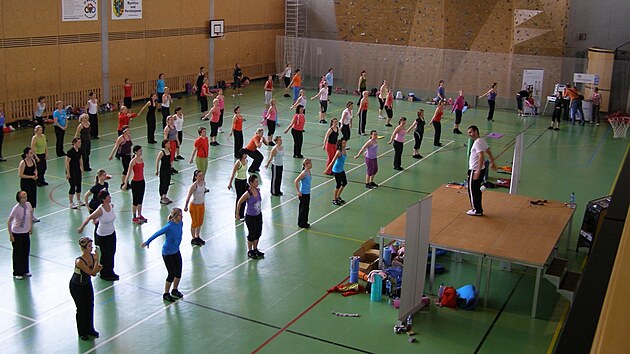 Sportovn�-relaxa�n� are�l Lu��nky v Byst�ici nad Pern�tejnem. Na jednom m�st� z�jemci najdou fotbalov� h�i�t�, sportovn� halu s baz�nem, koupali�t�, zimn� stadion, workoutov� a d�tsk� h�i�t�, pumptrack i hotel. Radnice nyn� za��n� stav�t nov� kabiny.