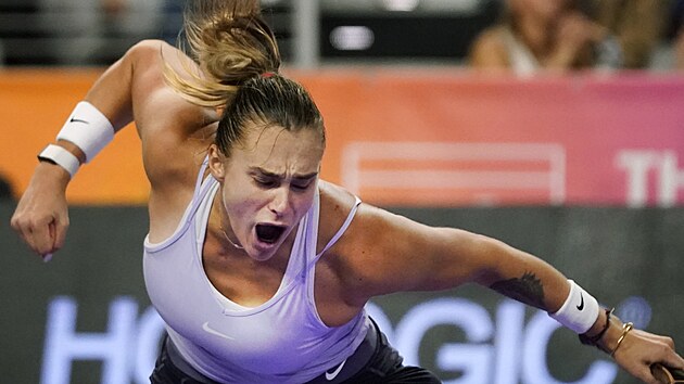 Blorusk tenistka Aryna Sabalenkov se raduje z postupu do finle Turnaje mistry.
