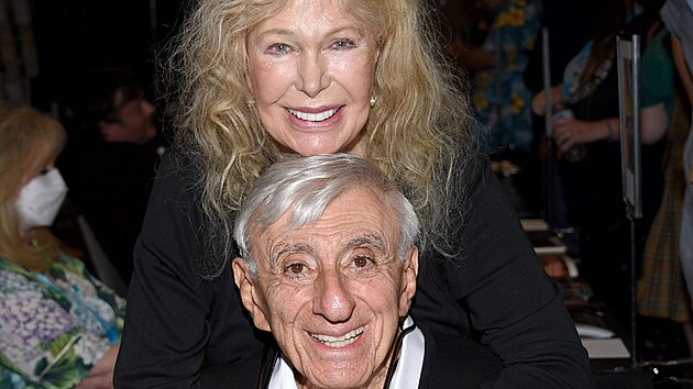 Loretta Switov a Jamie Farr (New York, 1. ervence 2022)