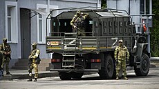 Ruští vojáci v okupovaném Chersonu (20. května 2022)
