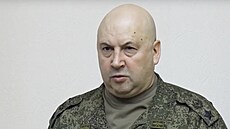 Velitel ruských okupačních sil na Ukrajině Sergej Surovikin na setkání s ruským...