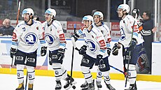 Adrián Hole�inský (uprost�ed) p�isp�l k plze�ské výh�e nad Spartou.