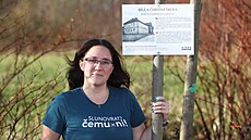 Pedsedkyn spolku Stará Karviná Tereza Ondruszová u jedné z dvaatyiceti...