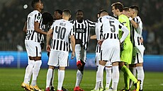 Fotbalisté Partizanu B�lehrad p�ed utkáním Konferen�ní ligy proti Slovácku.