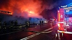Hasiči pracují na likvidaci požáru v ruské Kostromě. (5. listopadu 2022)