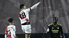 Alvaro Garcia z Raya Vallecana slaví gól proti Realu Madrid.