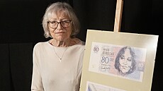 Marta Kubišová s vlastní pamětní bankovkou (1. listopadu 2022) | na serveru Lidovky.cz | aktuální zprávy