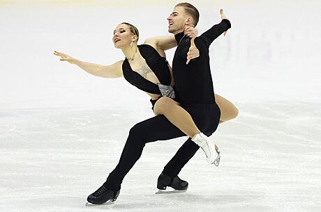 Tanení pár Natálie a Filip Taschlerovi bhem závodu seriálu Grand Prix v...