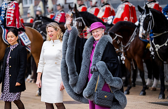 Dánská královna Margrethe II. se starostkou Kodan Sophií H. Andersonovou ped...