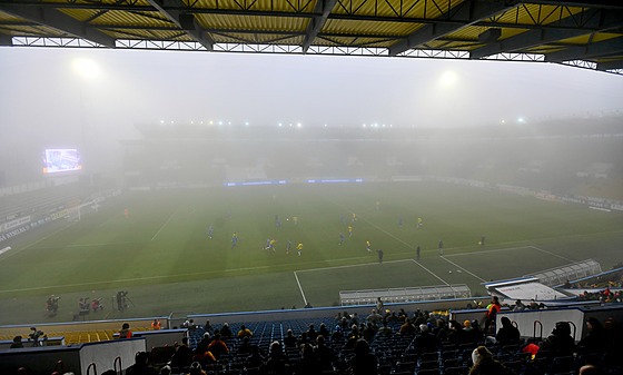 Fotbalový zápas Teplice - Liberec se hrál v husté mlze