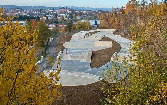 Letos vyrostl v areálu bývalého lomu v Zábehu nový skatepark, který má velký...