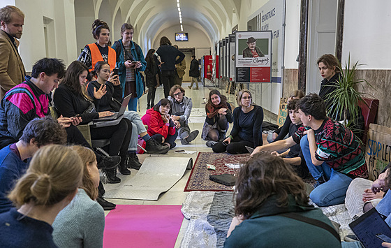 Okupaní klimatická stávka student vysokých kol na Filozofické fakult...