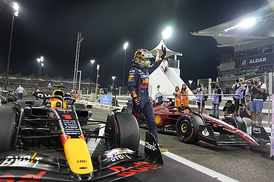 Max Verstappen z Red Bullu zvítzil v kvalifikaci na Velkou cenu Abú Zabí ped...