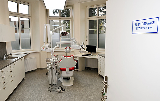 Nová zubní ordinace eká na pacienty, ti musejí doufat ve tstí pi losování.