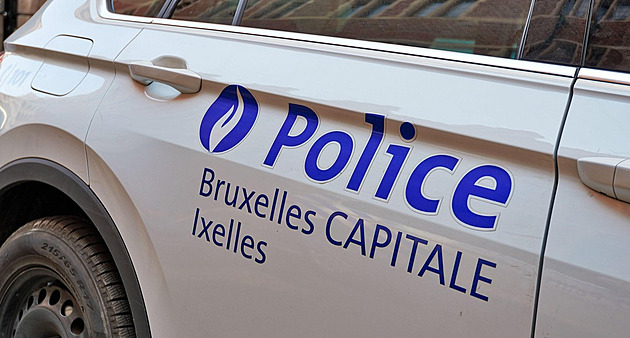 Alláhu akbar. Útočník v Bruselu napadl nožem dva policisty, jeden zemřel