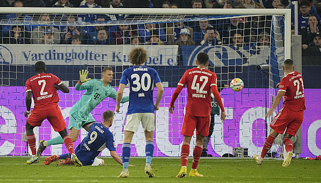 Freiburg zdolal Union a stíhá Bayern. Poslední přezimuje Schalke