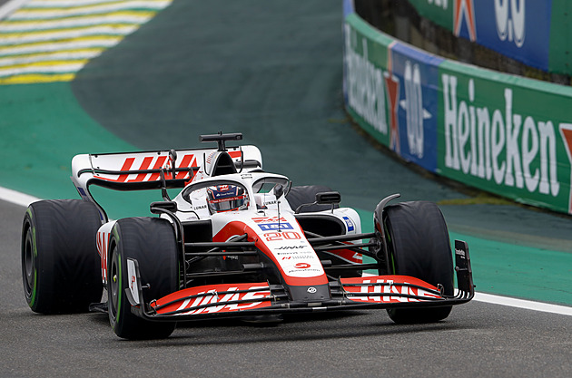Magnussen nečekaně ovládl kvalifikaci na sprint F1 v brazilském Sao Paulu