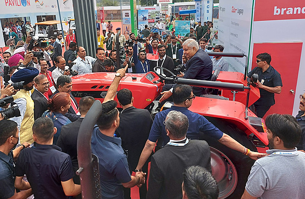 Zetor vyvinul traktor pro Indii, v Evropě by na pole kvůli emisím nemohl