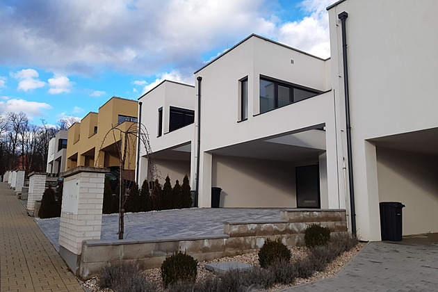 Řadové domy na novém havlíčkobrodském sídlišti Rozkoš.