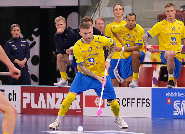 Švýcarští florbalisté zdolali Lotyše, Švédové ve čtvrtfinále rozdrtili Norsko