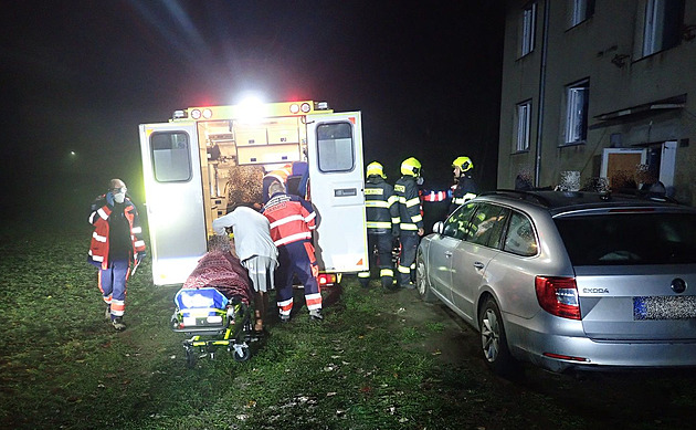 Zplodiny přiotrávily dvacet lidí v domě  u Kunovic, dvanáct odvezly sanitky
