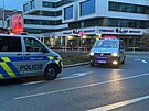 Na Pankrci auto narazilo do policejnho vozu. (12. listopadu 2022)