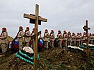 Poheb proruských voják na hbitov v okupovaném ukrajinském Luhansku (11....