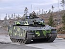 Obrnnec CV90 pro eskou armádu na testovacím polygonu výrobce Hägglunds poblí...