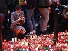 Místo u památníku 17. listopadu na Národní tíd zaplavily svíky. (17....