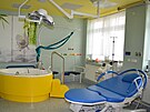 Porodnice s vanou v Krnovsk� nemocnici.