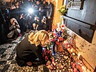 Slovenská prezidenta Zuzana aputová poloila kytici k památníku na Národní...