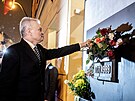 Litevský prezident Gitanas Nauseda poloila kytici k památníku na Národní tíd...