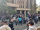 Do protest v Íránu se zapojili u i lékai