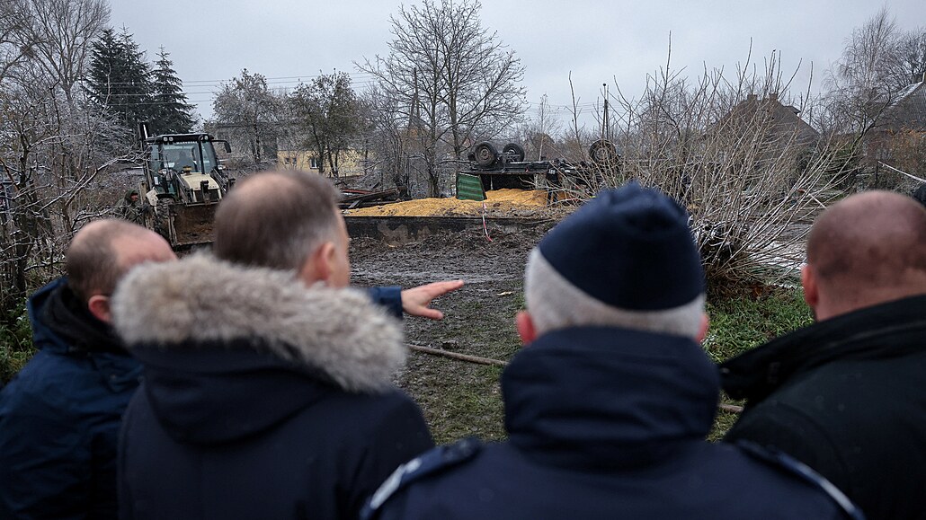 Polský prezident Andrzej Duda navštívil místo dopadu ukrajinské rakety. (17....