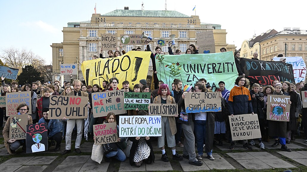Vysokoškoláci začali stávkovat proti postoji vlády k řešení klimatické krize....