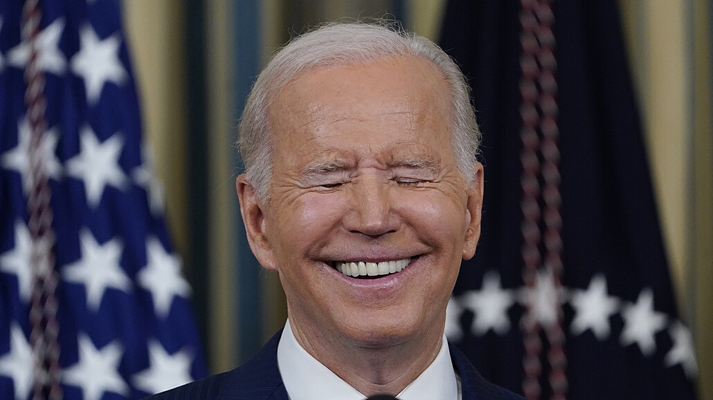 Joe Biden je s výsledkem kongresových voleb zatím spokojený. (9. listopadu 2022)