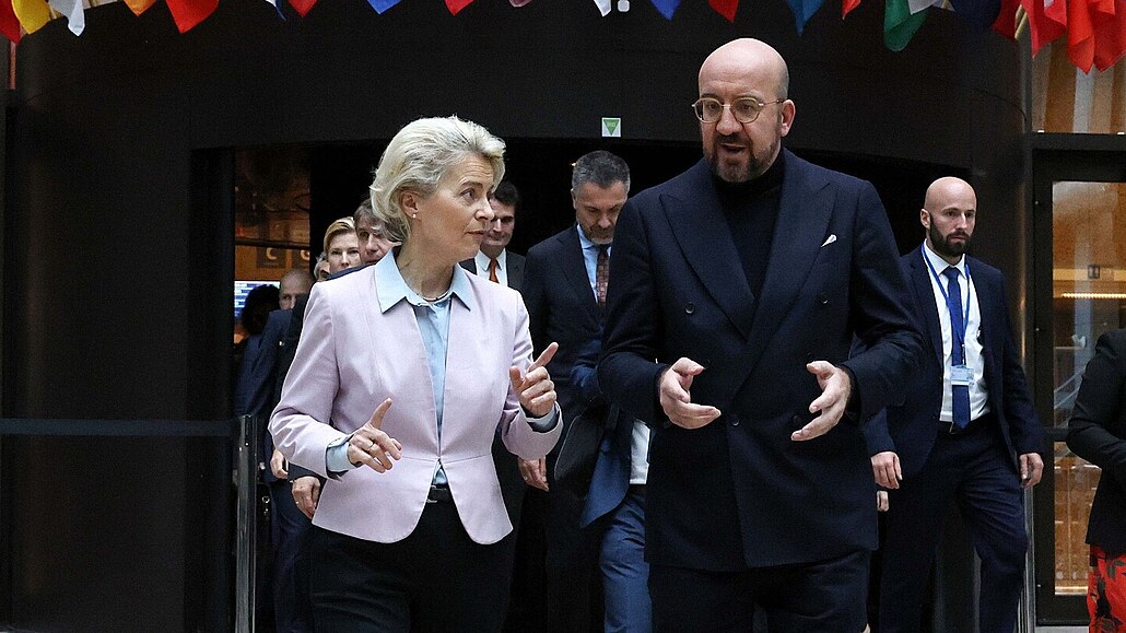 Pedsedkyn Evropské komise Ursula von der Leyenová a prezident Evropské rady...