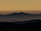 Podzimní teplotní inverze, pi které bylo na horách paradoxn tepleji ne v...