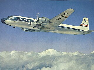 DC-7 v barvách United Airlines