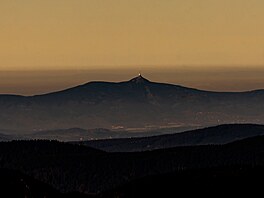 Podzimní teplotní inverze, p�i které bylo na horách paradoxn� tepleji ne� v...