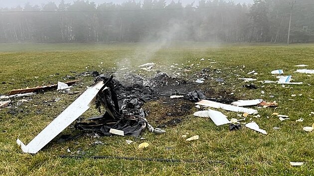 Na Českolipsku havarovalo malé letadlo, zemřel jeden člověk. (12. listopadu 2022)